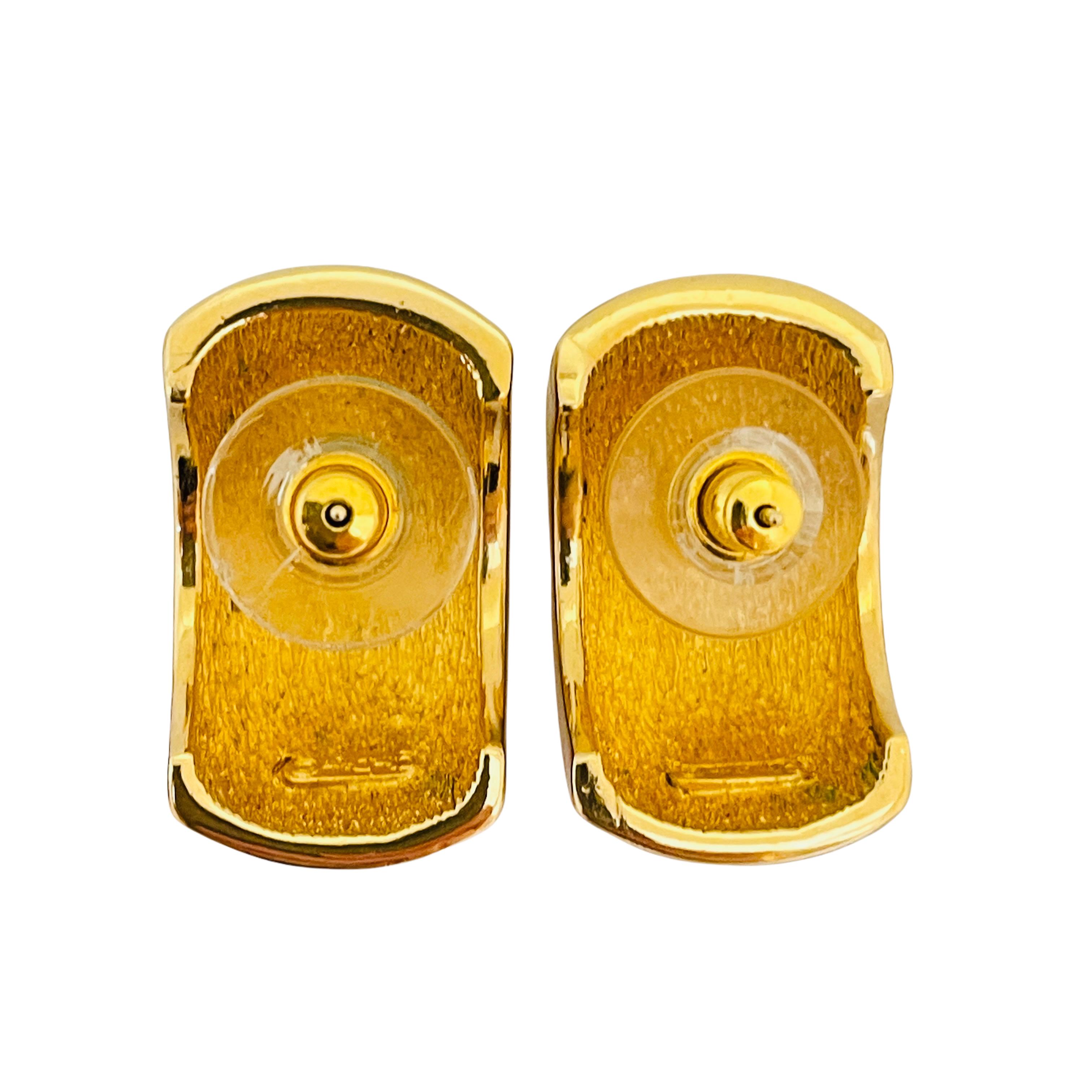 Vintage CHRISTIAN DIOR gold crystal designer runway earrings In Excellent Condition For Sale In Palos Hills, IL