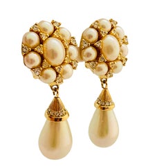 Vintage CHRISTIAN DIOR gold pearl rhinestone designer runway clip on earrings