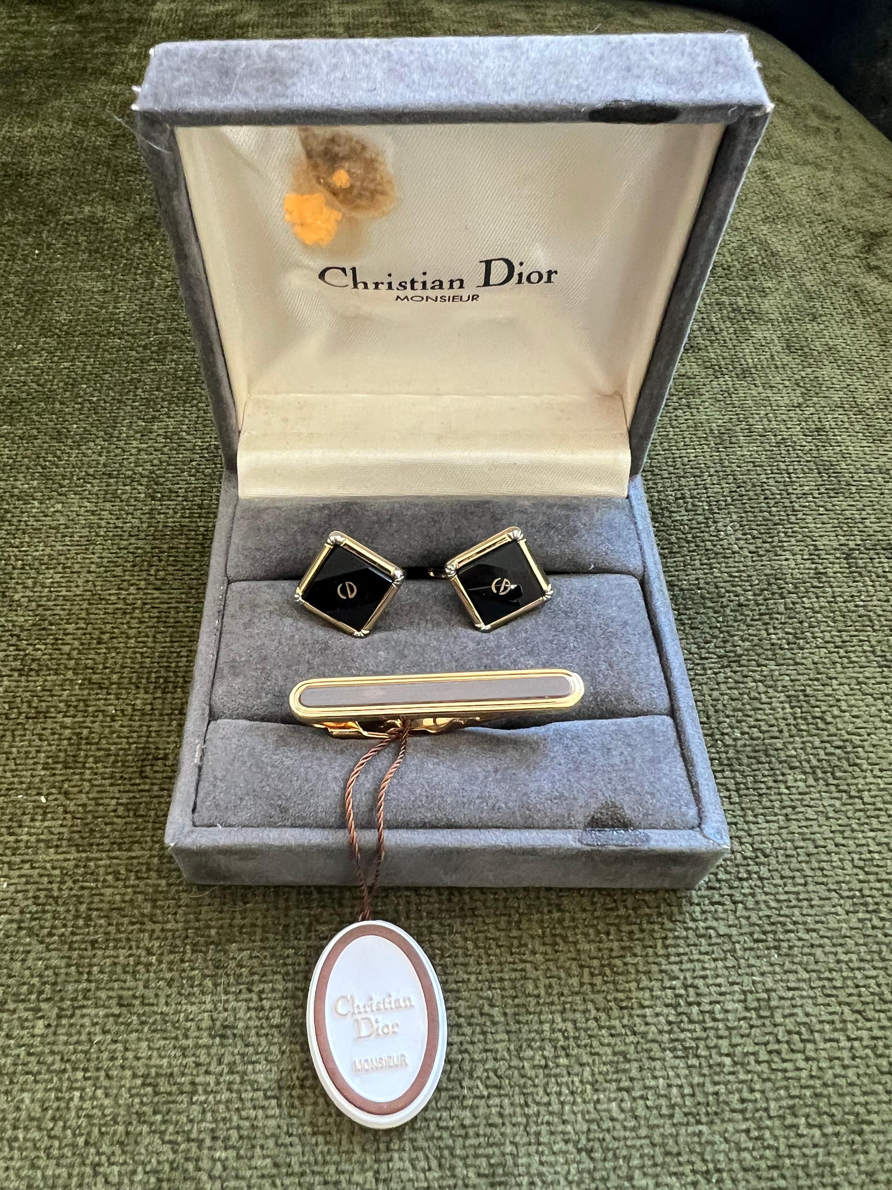 Gemelos vintage Christian Dior de chapa de oro y ónice Circa 1980 En estuche original en venta 4