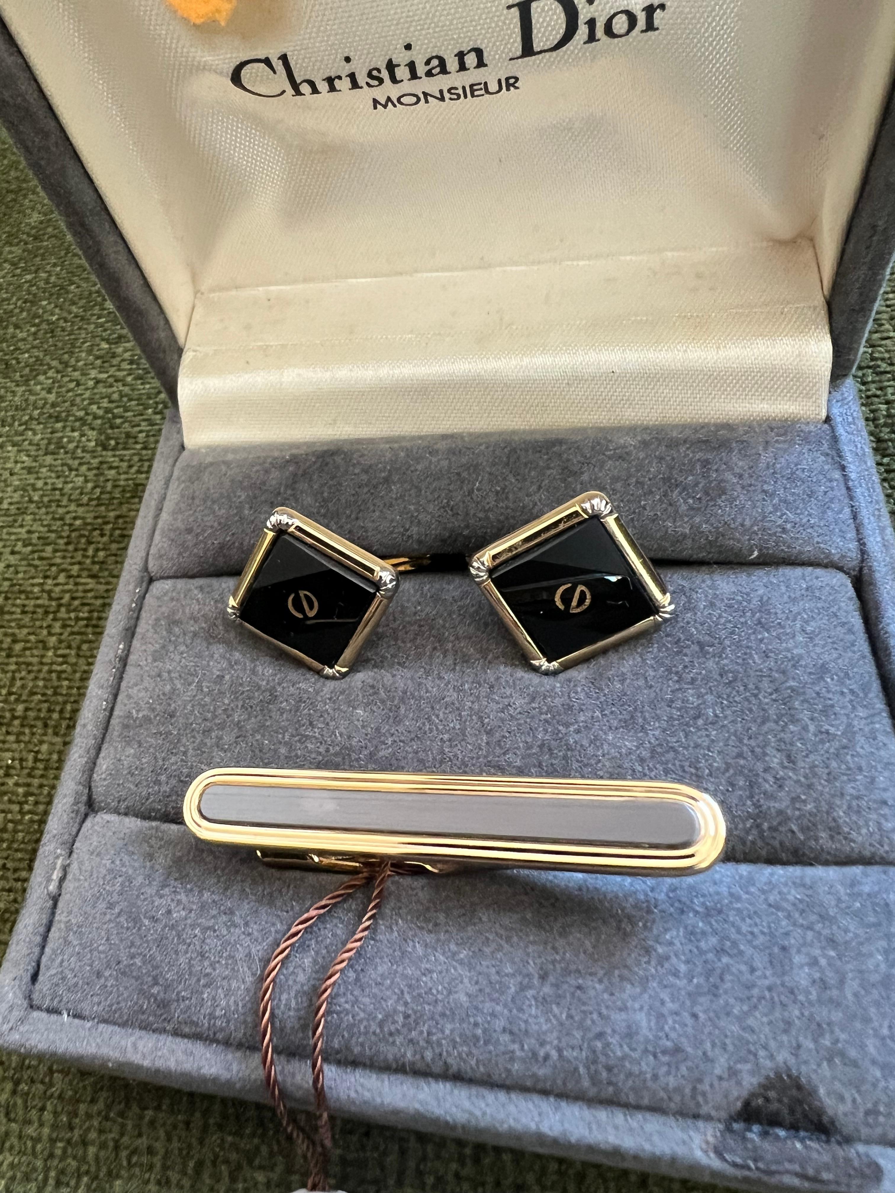 Gemelos vintage Christian Dior de chapa de oro y ónice Circa 1980 En estuche original Corte cojín antiguo en venta