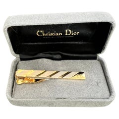 Pasador de Corbata Vintage Christian Dior con Placa de Oro Circa 1970 En Estuche Original de Terciopelo