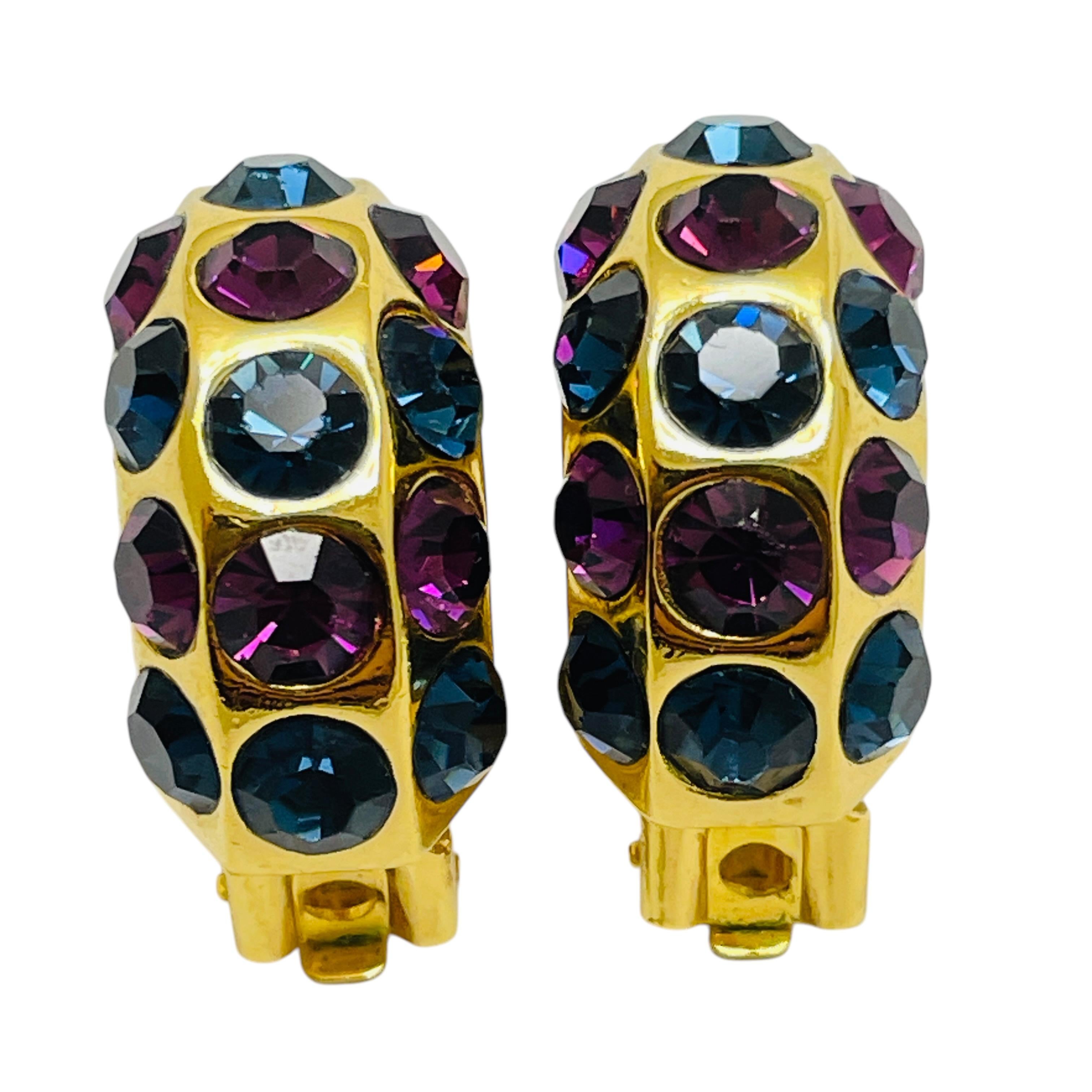 Orecchini a clip CHRISTIAN DIOR placcati in oro con cristalli di ametista e zaffiro In condizioni buone in vendita a Palos Hills, IL