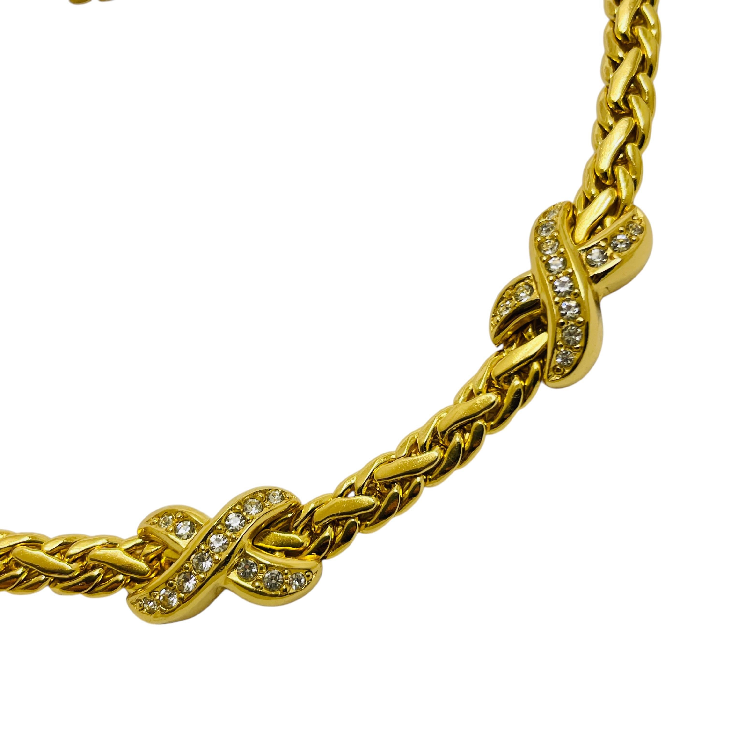 DETAILS

• signed CHRISTIAN DIOR

• gold plated with crystals 

• vintage designer runway necklace

MEASUREMENTS  

• 

CONDITION

•  excellent vintage condition with minimal signs of wear 

 

❤️❤️   VINTAGE DESIGNER JEWELRY   ❤️❤️