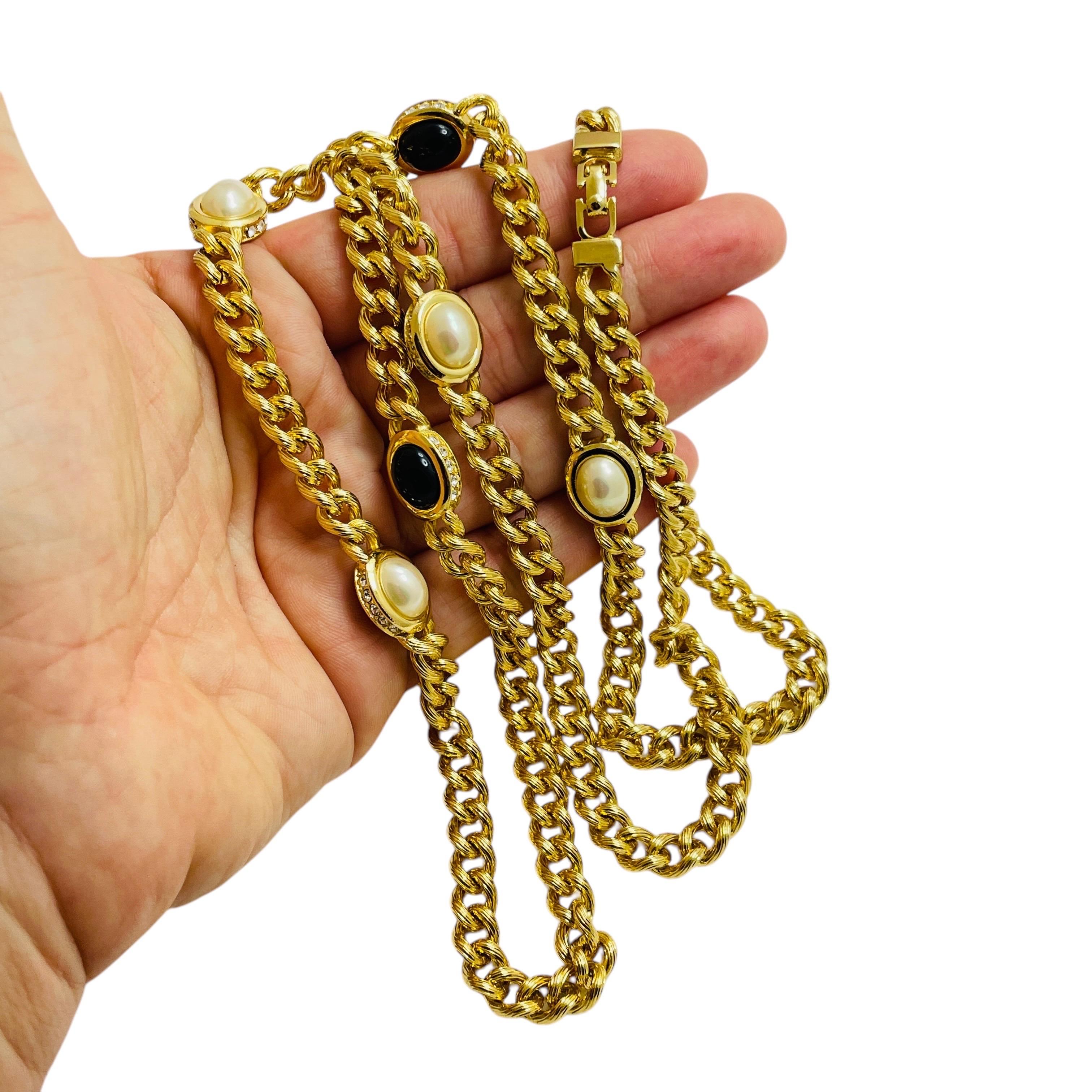 Vintage CHRISTIAN DIOR gold plated chain crystals faux pearl runway necklace For Sale 1