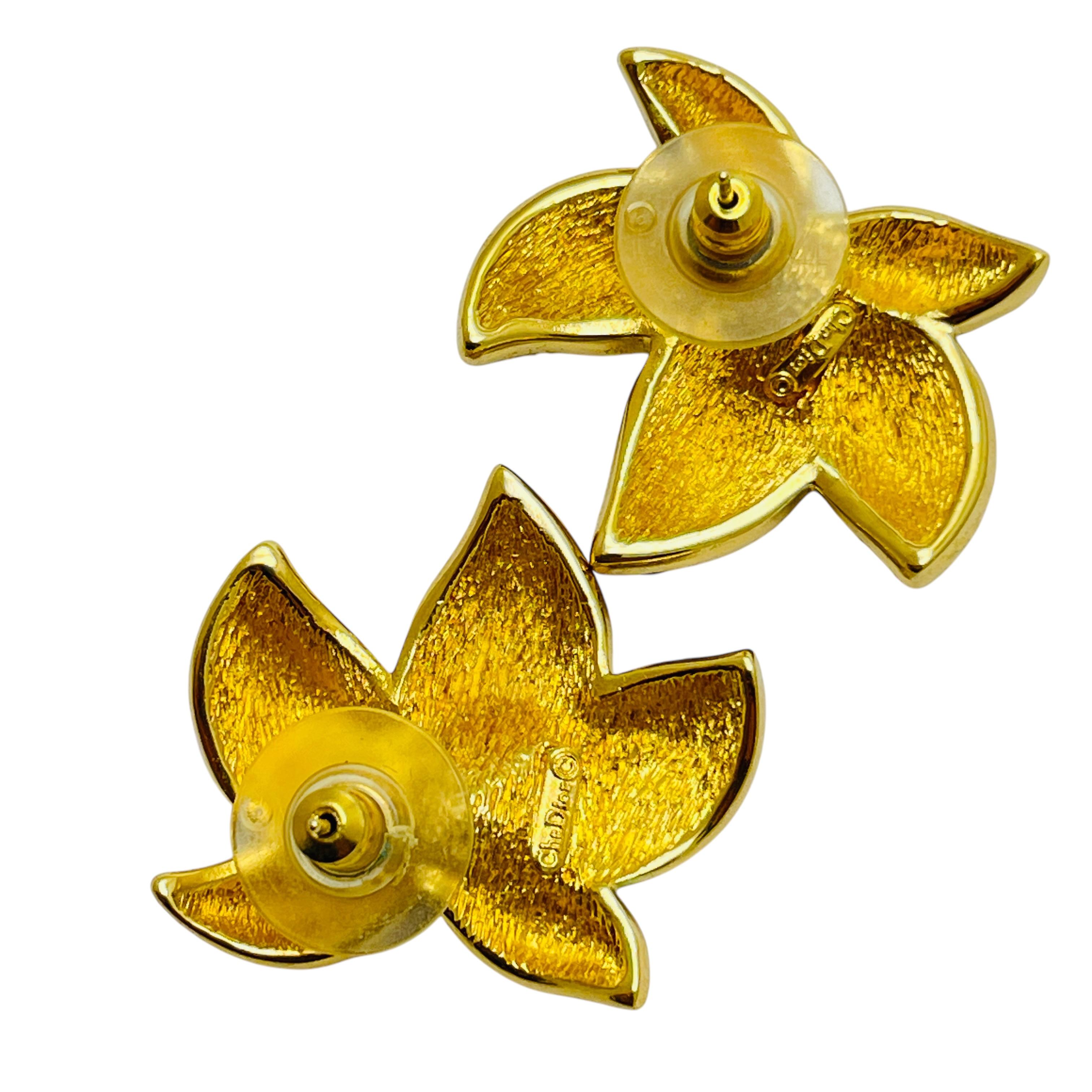Vintage CHRISTIAN DIOR gold plated crystals flower designer runway earrings In Good Condition For Sale In Palos Hills, IL