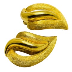 Vintage CHRISTIAN DIOR gold plated designer runway clip on earrings