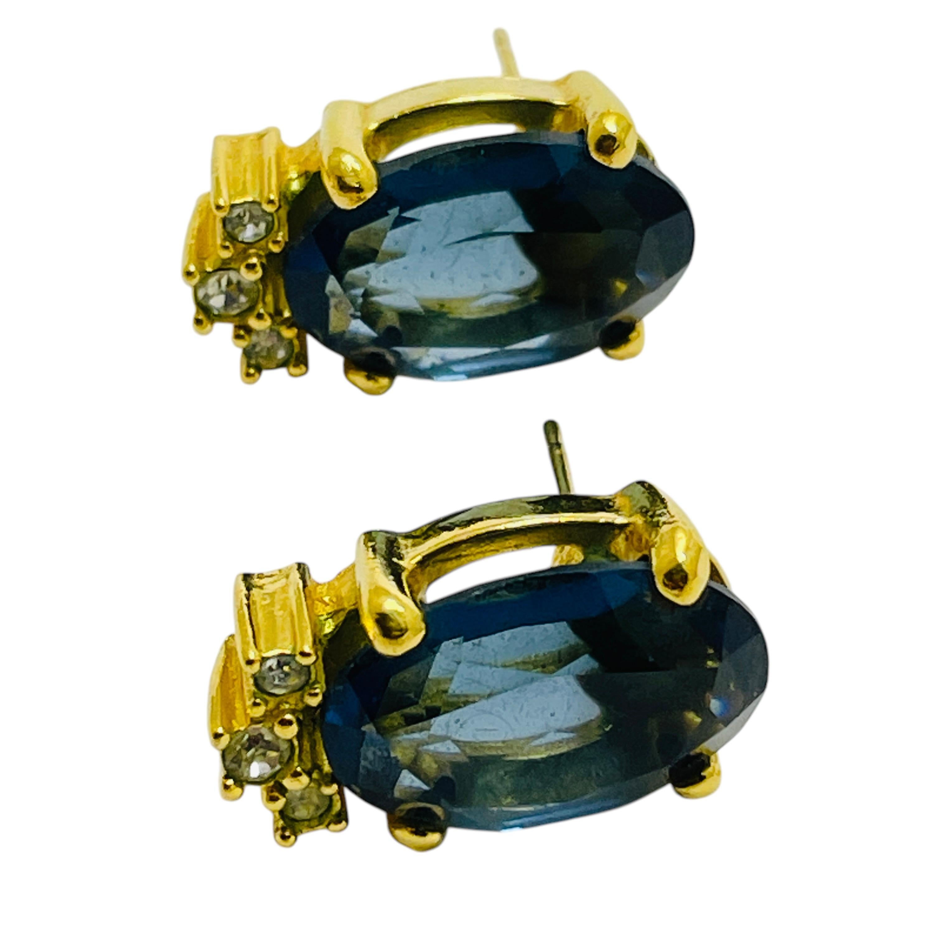 DETAILS

• signed CHRISTIAN DIOR

• gold plated with crystals 

• vintage designer runway earrings

MEASUREMENTS  

• 

CONDITION

•  excellent vintage condition with minimal signs of wear 

 

❤️❤️   VINTAGE DESIGNER JEWELRY   ❤️❤️