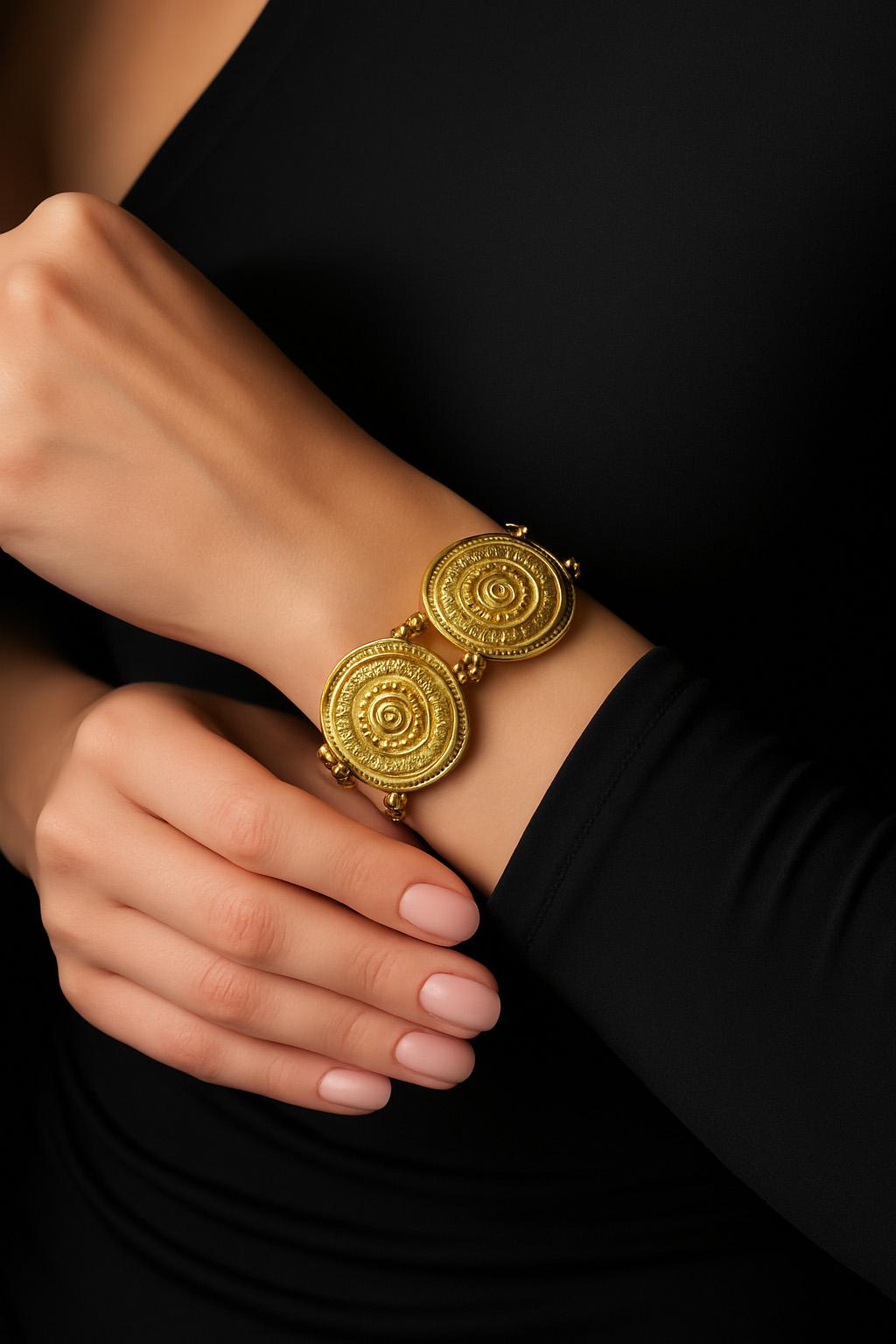 Vintage Christian Dior Gold-Tone Bracelet, Circa 1980s In Excellent Condition For Sale In Braintree, GB