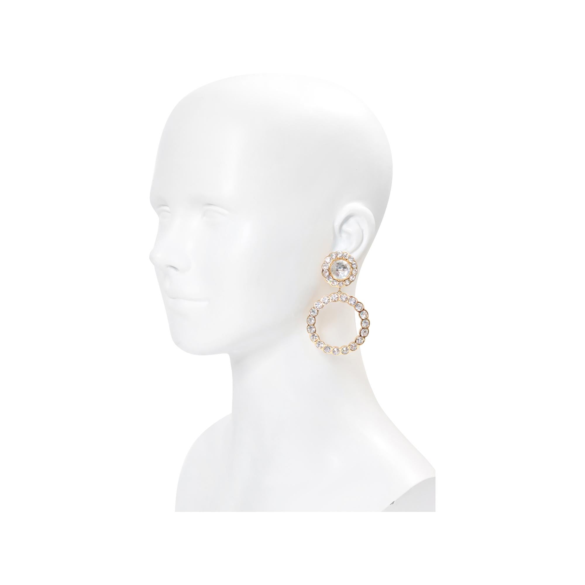 Goldfarbene Christian Dior Kristall-Ohrringe mit Tropfen, circa 1980er Jahre für Damen oder Herren im Angebot