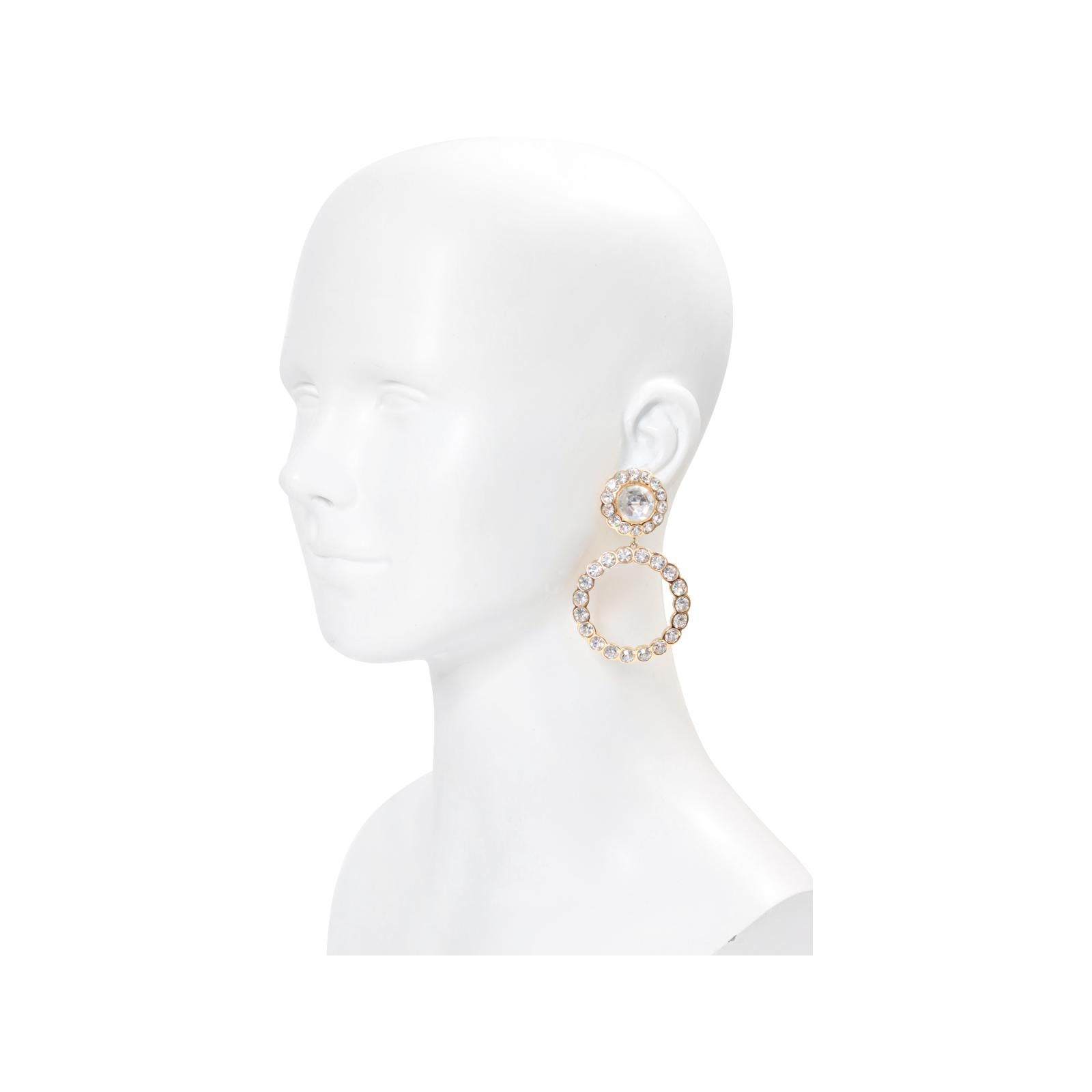 Goldfarbene Christian Dior Kristall-Ohrringe mit Tropfen, circa 1980er Jahre für Damen oder Herren im Angebot