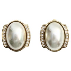 Christian Dior Boucles d'oreilles vintage en fausses perles de couleur or, années 1980