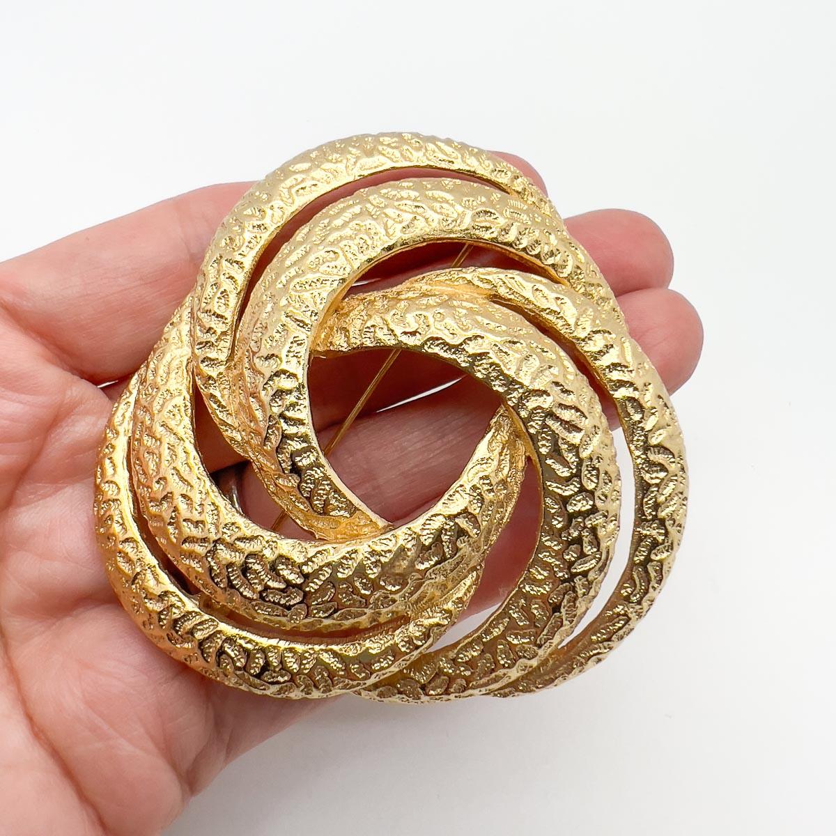 Vintage Christian Dior Grande Embellished Knot Brooch 1980s In Good Condition For Sale In Wilmslow, GB
