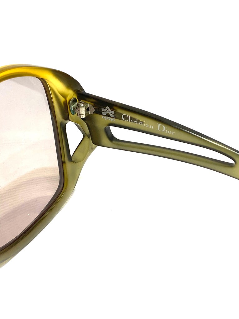 Vintage Christian Dior Green Square Sunglasses For Sale at  display picture 2
