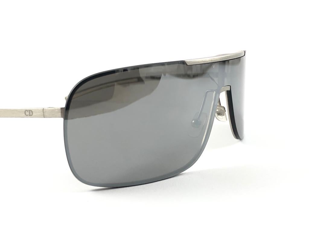 Vintage Christian Dior Homme 0038 Metallic Silver Wrap Sunglasses Fall 2000 Y2K For Sale 3