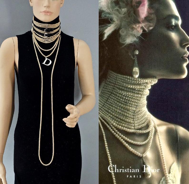 Vintage CHRISTIAN DIOR John Galliano Masai Beaded Leather Buckle Choker Necklace

Measurements:
Height of Choker at the Centre: 3.34 inches (8.5 cm)
Height of Choker at the Sides: 2.36 inches (6 cm)
Centre Top until D Charm: 8.66 inches (22