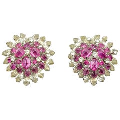 Grandes boucles d'oreilles vintage Christian Dior en forme de cœur en cristal rose, 1968