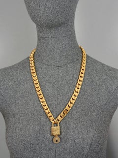 Vintage CHRISTIAN DIOR Logo Cadena Padlock Key Pendant Chain Gold Necklace