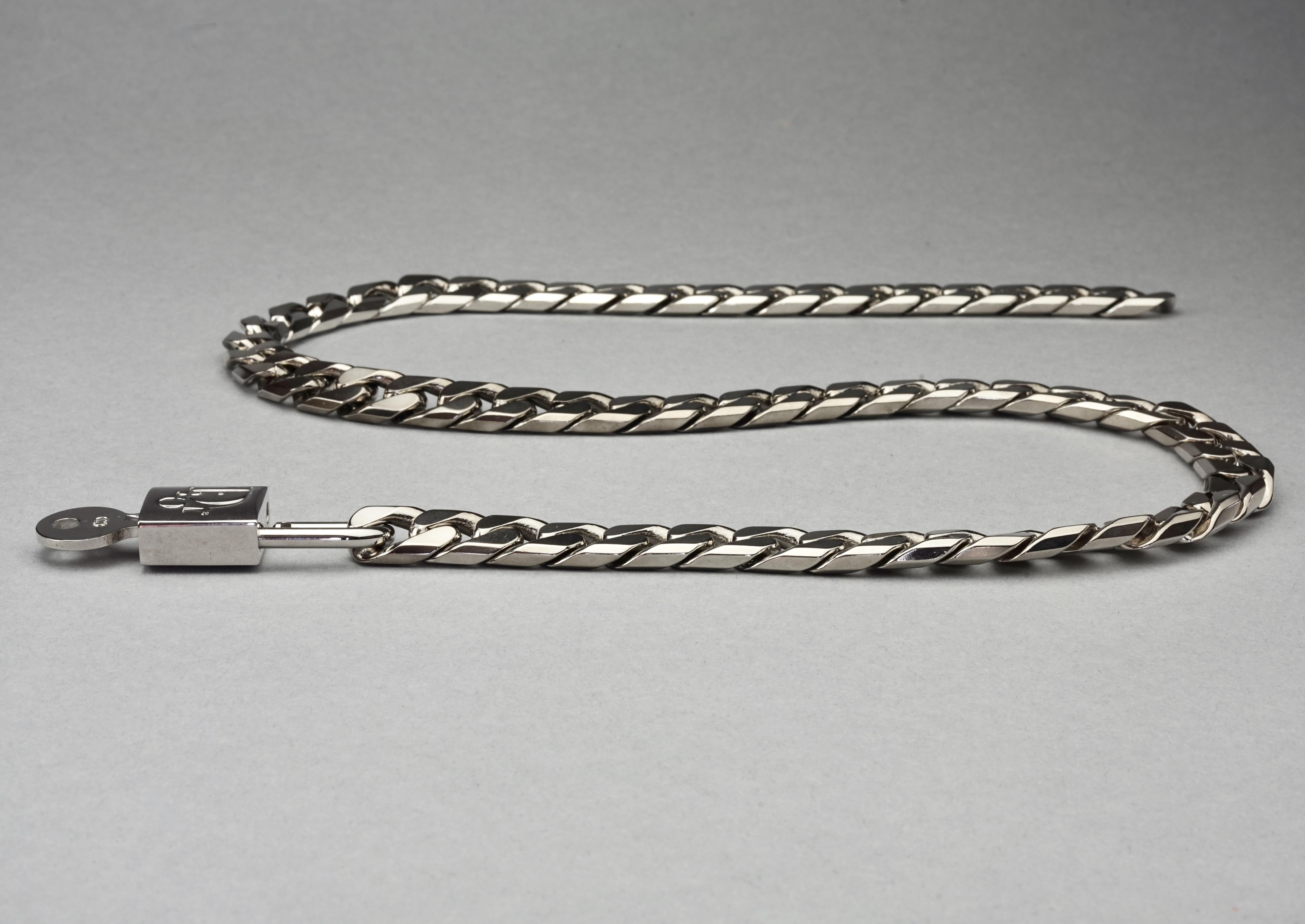 Vintage CHRISTIAN DIOR Logo Cadena Padlock Key Pendant Chain Silver Necklace In Excellent Condition In Kingersheim, Alsace
