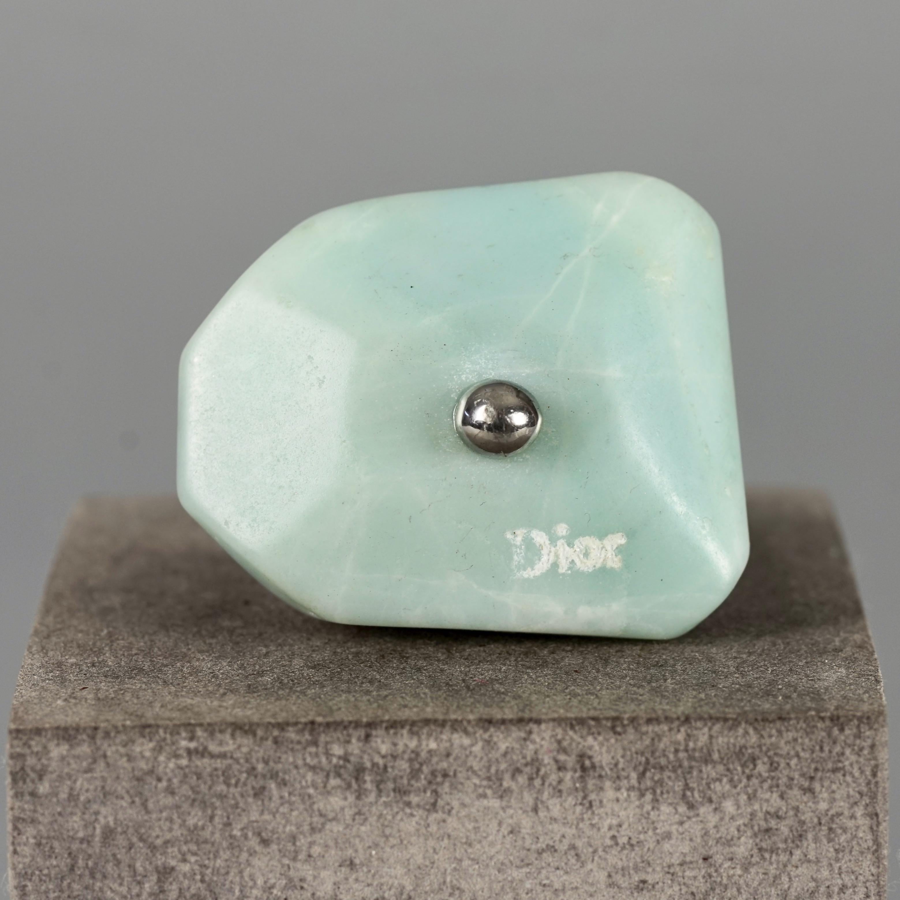 Vintage CHRISTIAN DIOR Logo Geometric Ring

Measurements:
SIZE: US5 / FR50
Face Height: 1.10 inches (2.8 cm)
Face Width: 1.33 inches (3.4 cm)

Features:
- 100% Authentic CHRISTIAN DIOR.
- DIOR logo on massive geometric jade resin.
- Black chrome
