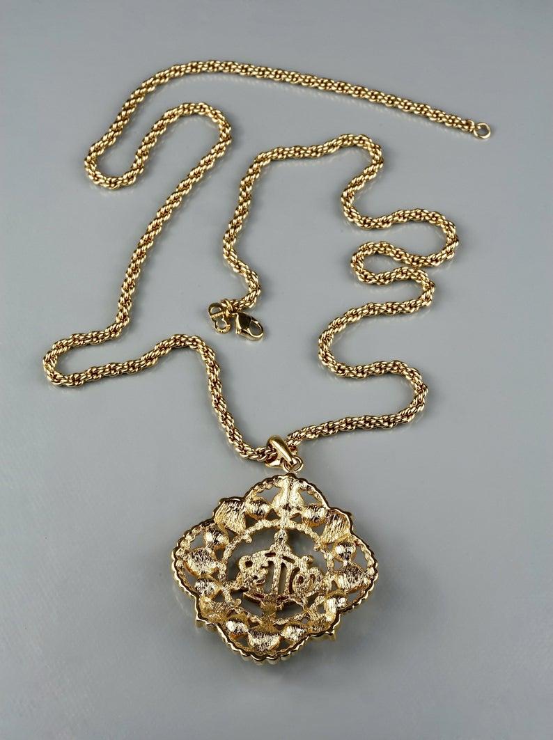 Vintage CHRISTIAN DIOR Logo Insignia Pearl Medallion Necklace 2