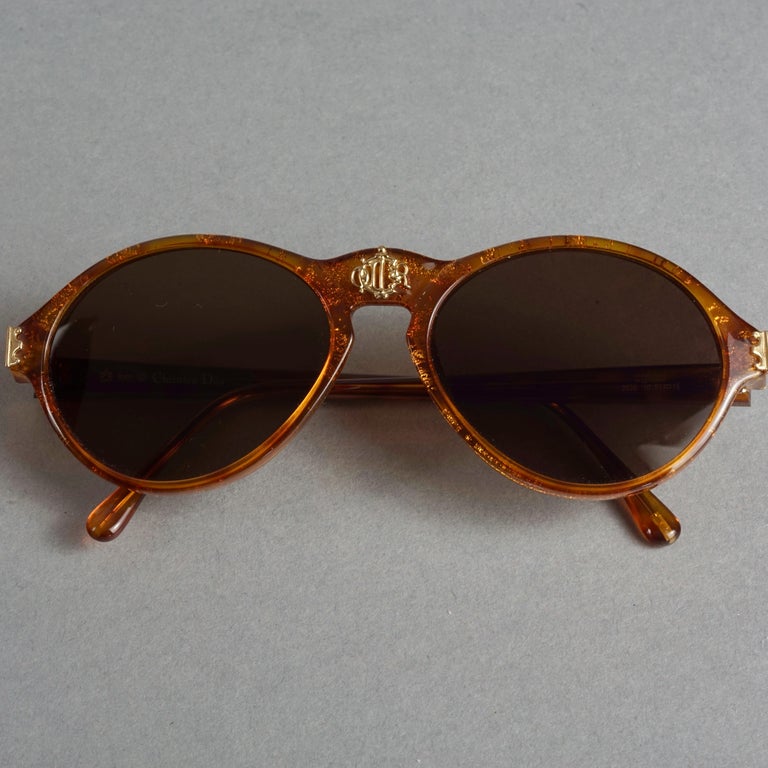 Women's or Men's Vintage CHRISTIAN DIOR Logo Insignia Tortoiseshell Sunglasses For Sale