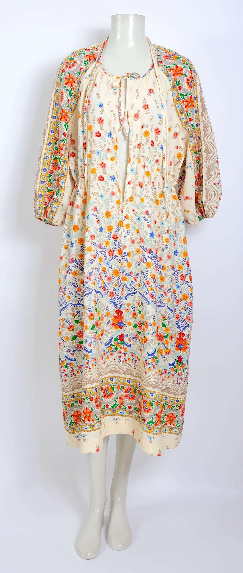 Vintage Christian Dior lounge wear floral boho dress In Good Condition In Antwerp, BE