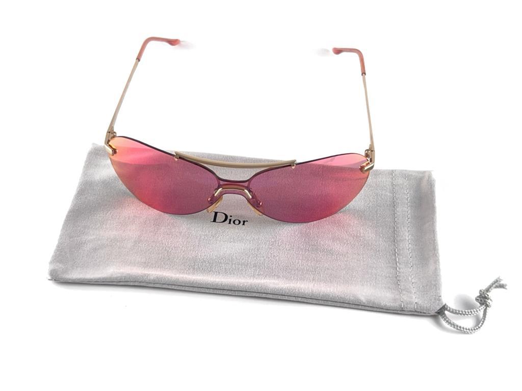 Vintage Christian Dior Mini Aviator Pink Bubble Wrap Sunglasses Fall 2000 Y2K For Sale 8