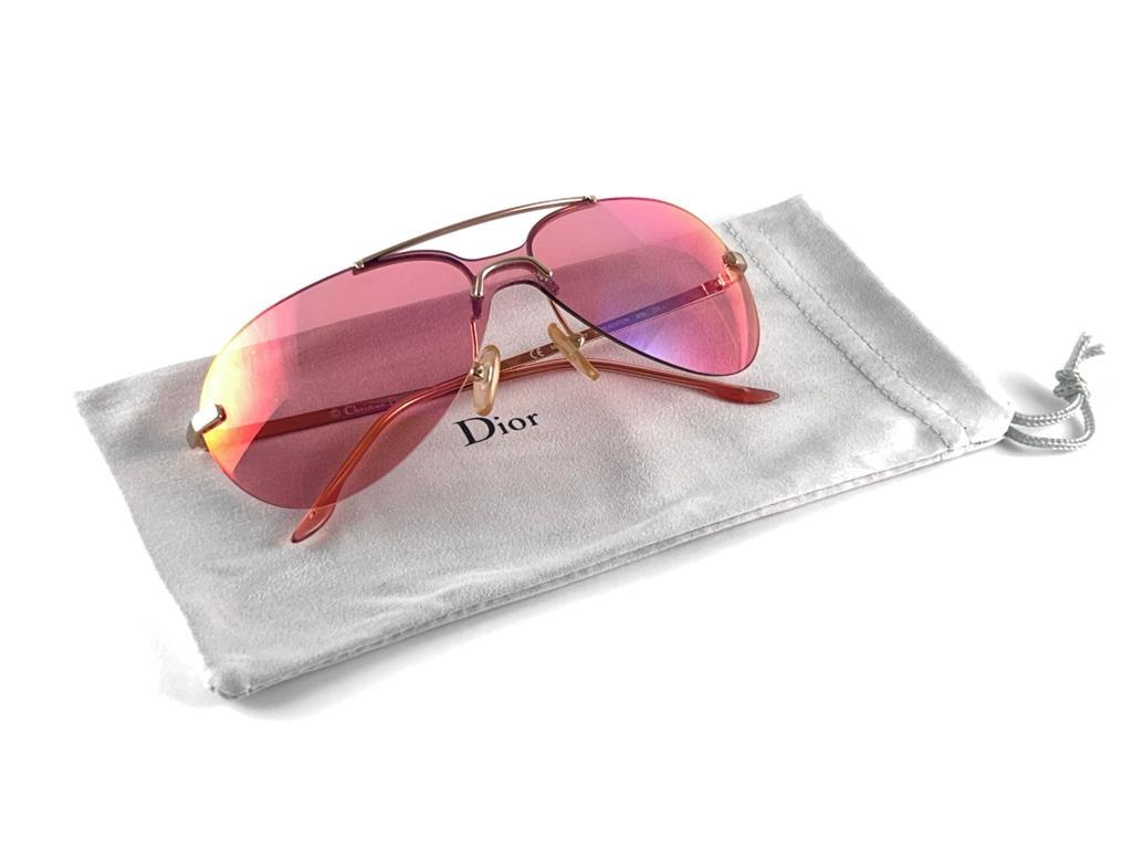 Vintage Christian Dior Mini Aviator Pink Bubble Wrap Sunglasses Fall 2000 Y2K For Sale 9