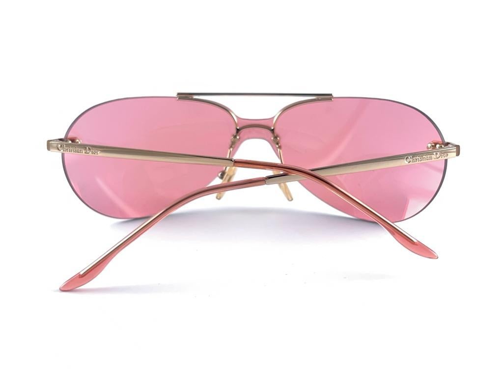 Vintage Christian Dior Mini Aviator Pink Bubble Wrap Sunglasses Fall 2000 Y2K For Sale 4