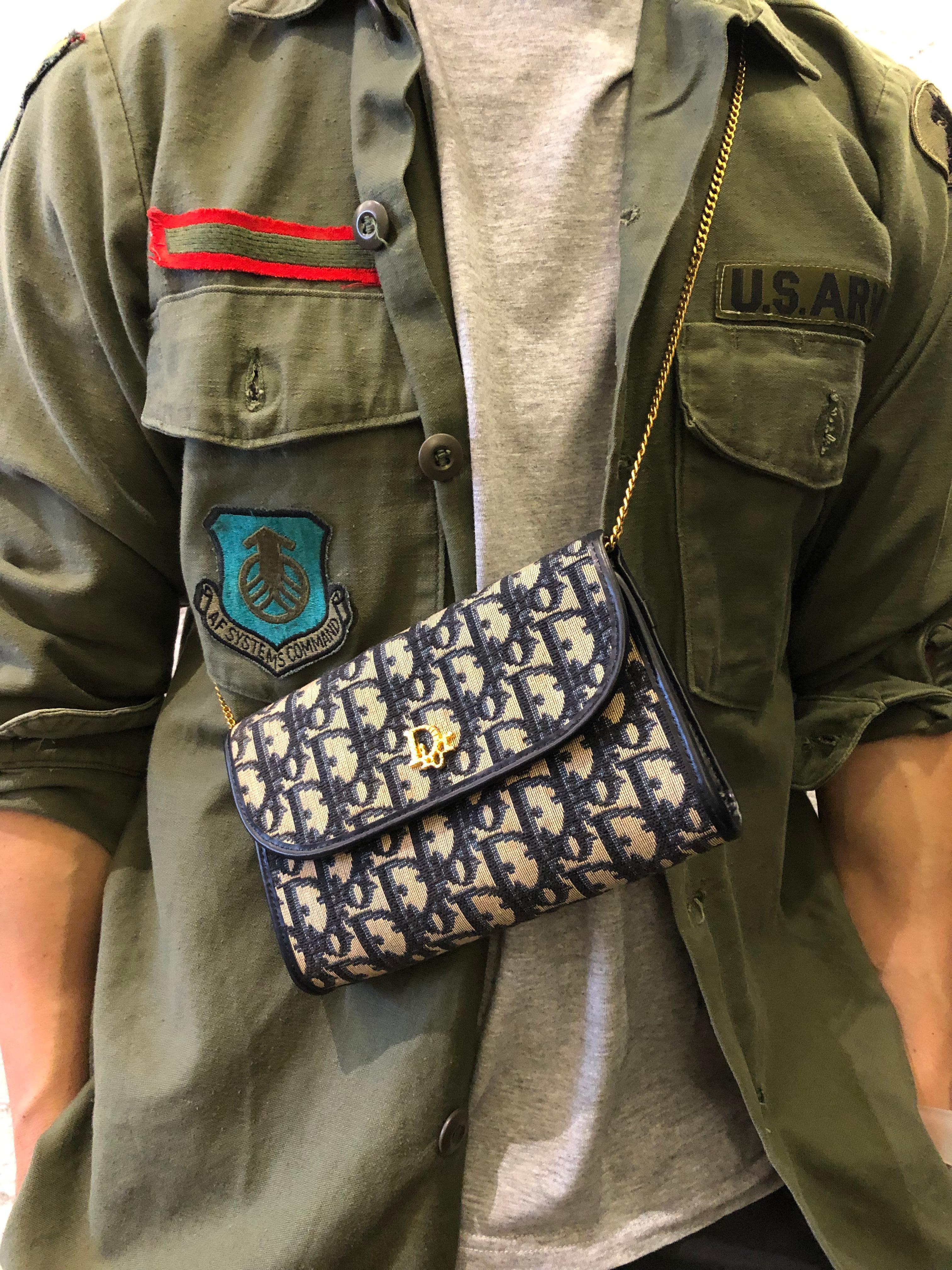 CHRISTIAN DIOR Marineblaue Trotter-Jacquard-Kette Tasche mit Kette für Damen oder Herren im Angebot