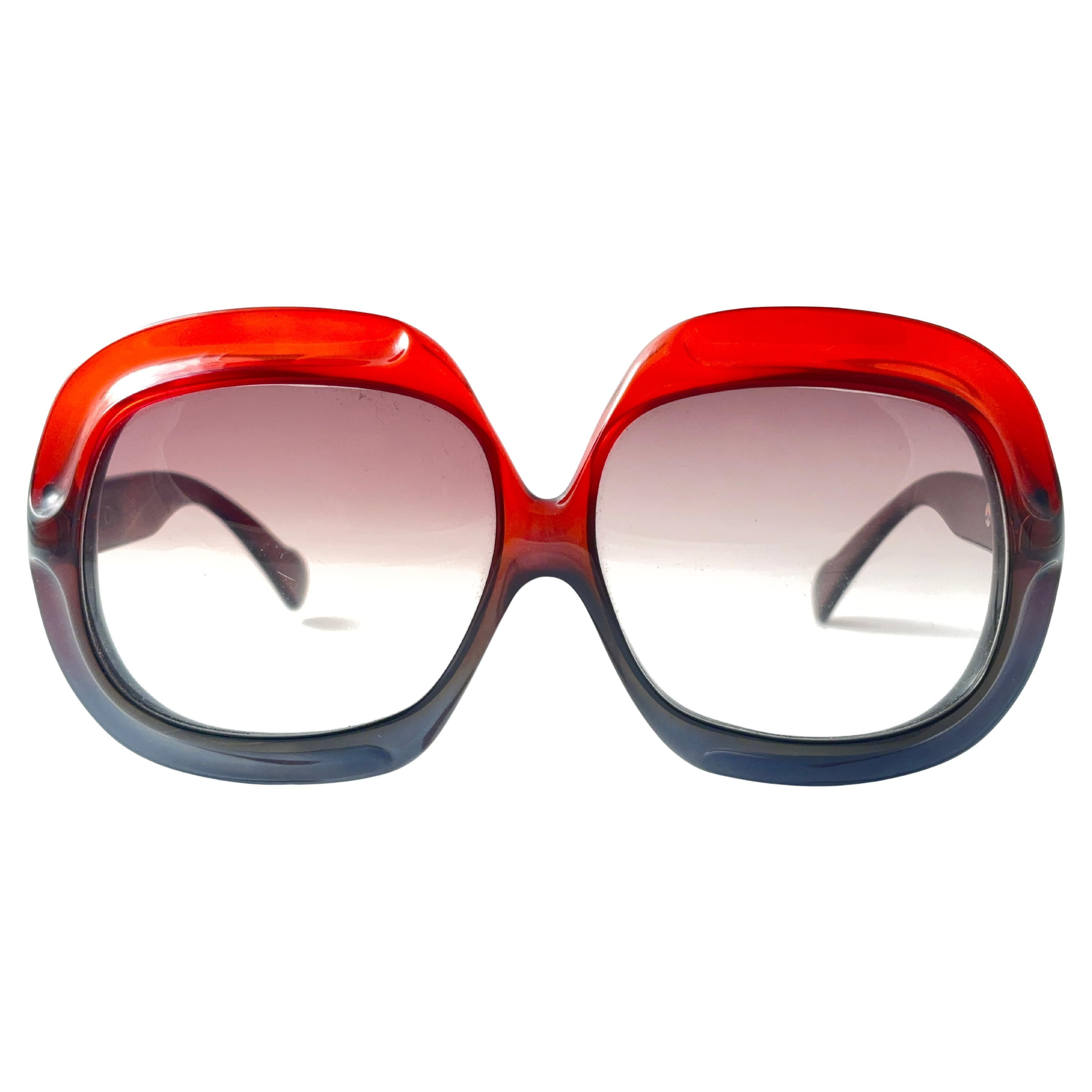 Gafas de sol vintage Christian Dior rojas y negras de gran tamaño años 70 Francia