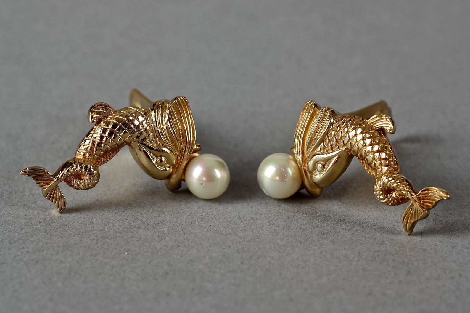 Vintage CHRISTIAN DIOR Pearl Fish Earrings In Excellent Condition In Kingersheim, Alsace