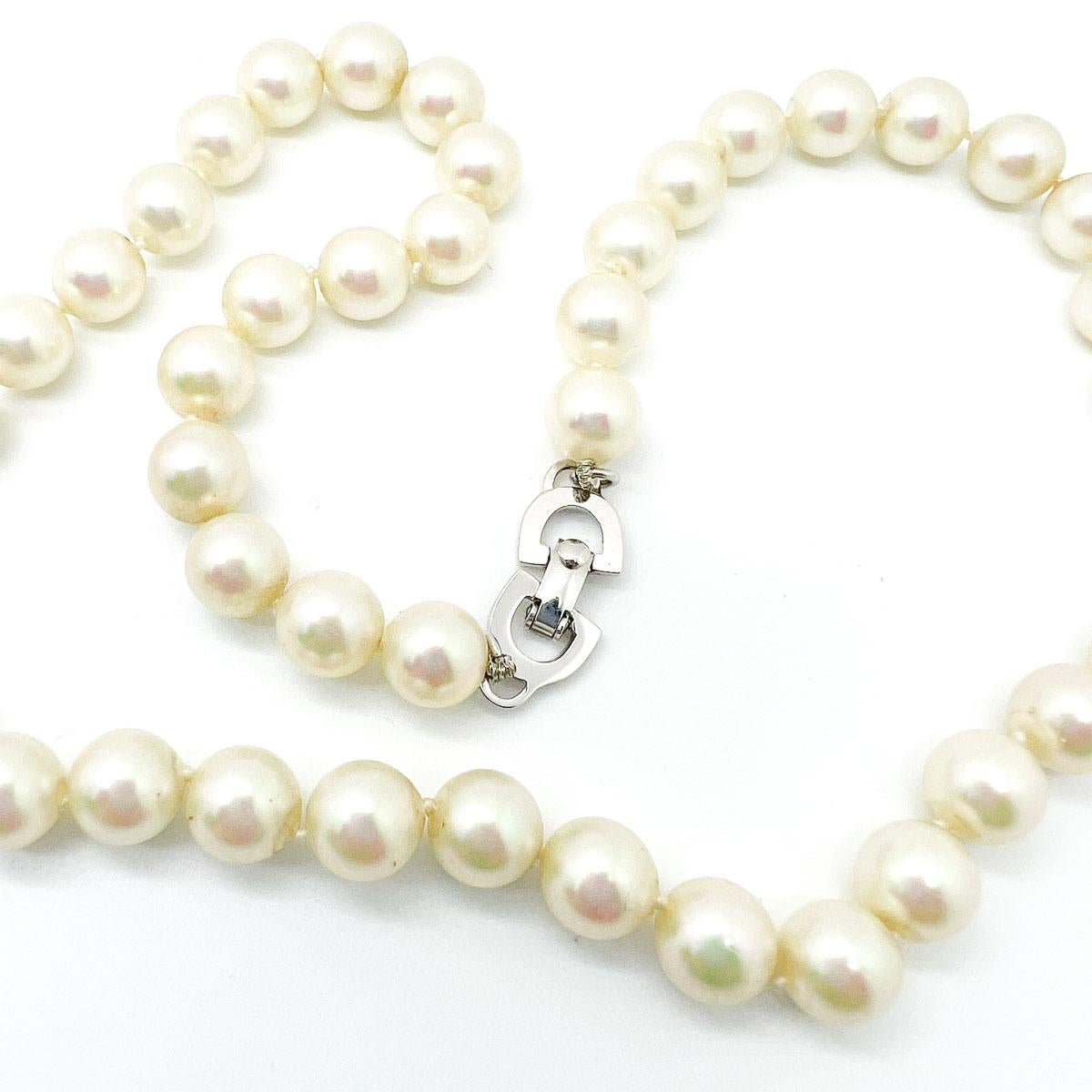 Vintage Christian Dior Pearl Rope Necklace 1980s In Good Condition For Sale In Wilmslow, GB
