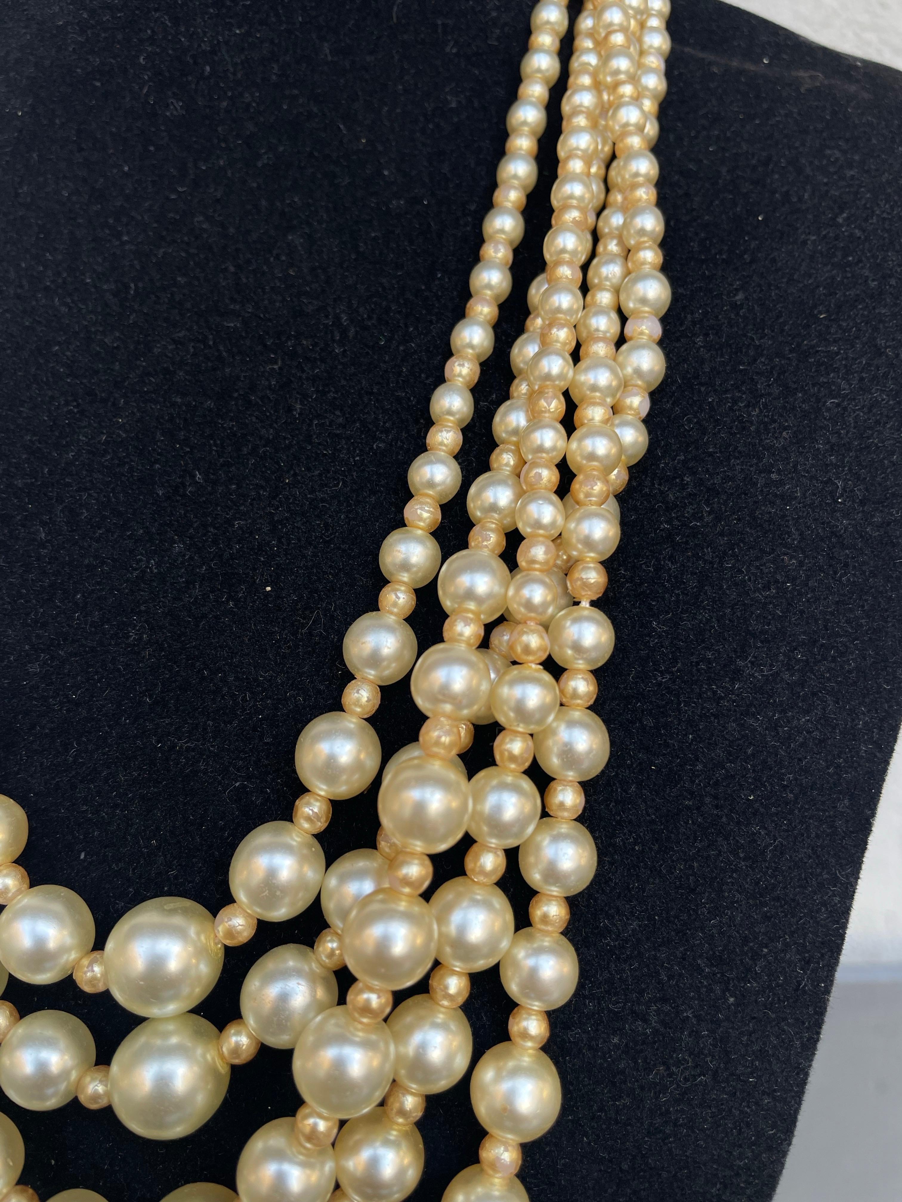 Collier vintage Christian Dior en perles. Bon état - En vente à Carnate, IT
