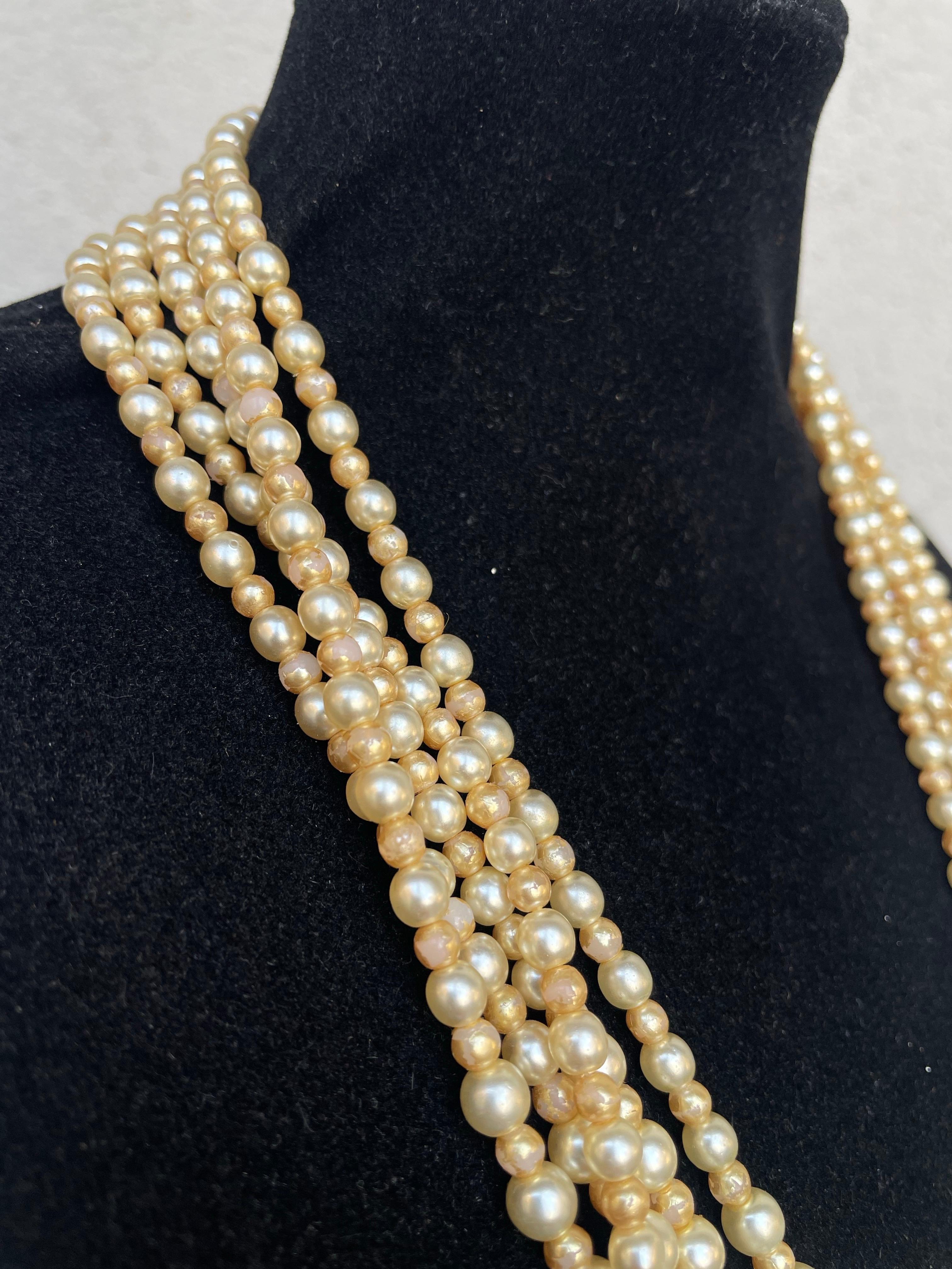 Collier vintage Christian Dior en perles. en vente 2