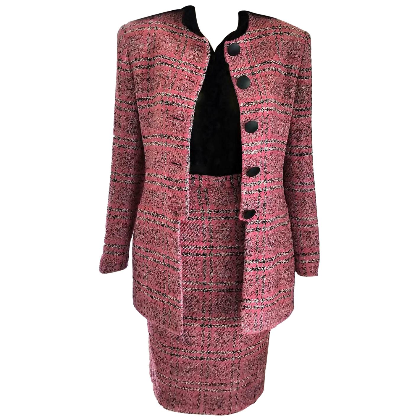 Vintage Christian Dior Pink & Black Tweed Jacket Pencil Skirt Suit FR 36/ US 4  For Sale