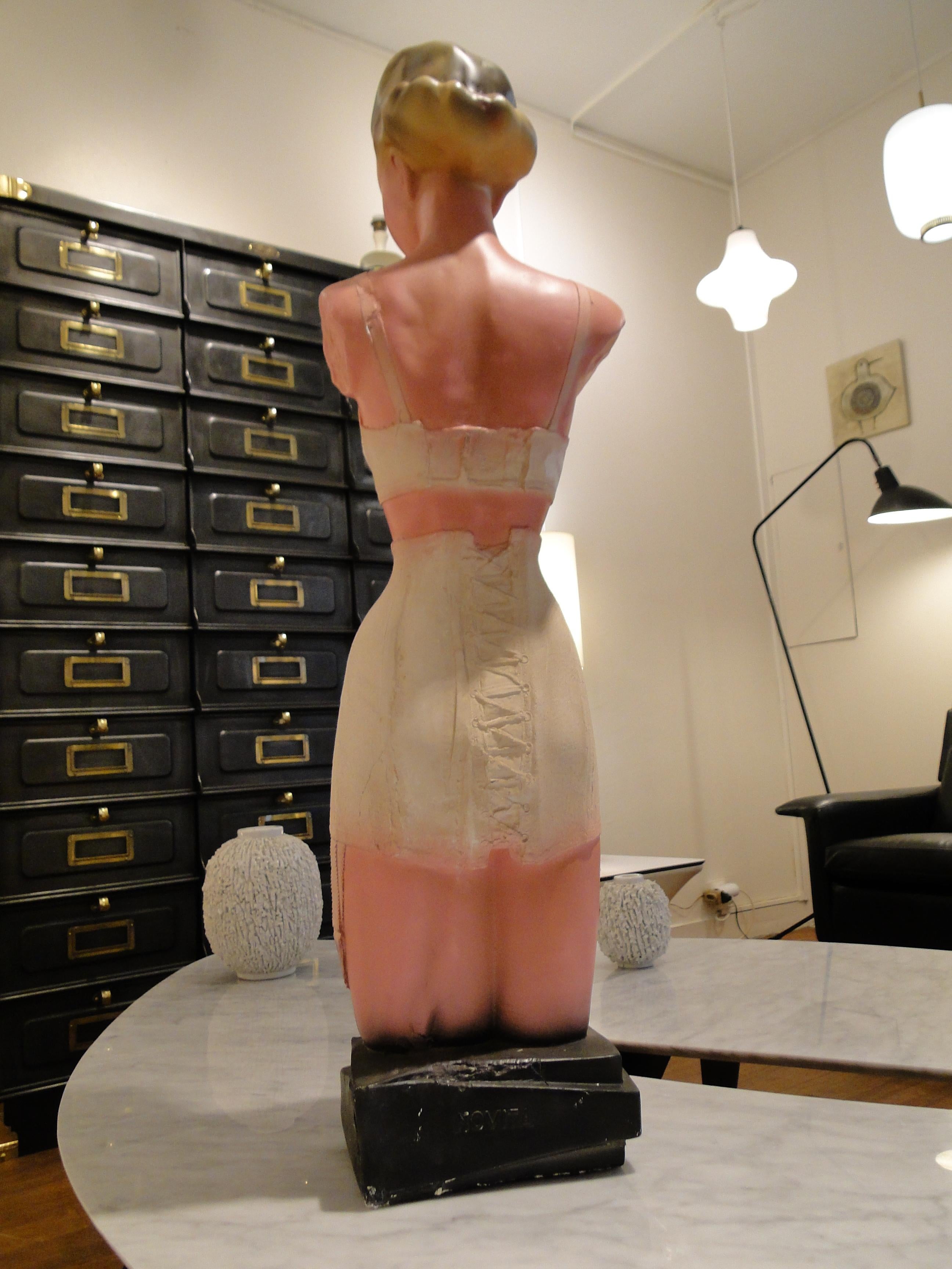 Christian DIOR mannequin from the 50s in plaster. 
Good condition.
 