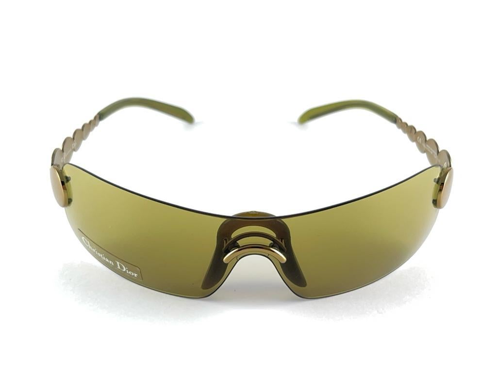 Vintage Christian Dior Ruthenium Green Gold Bubble Wrap Sunglasses Fall 2000 Y2K In New Condition For Sale In Baleares, Baleares