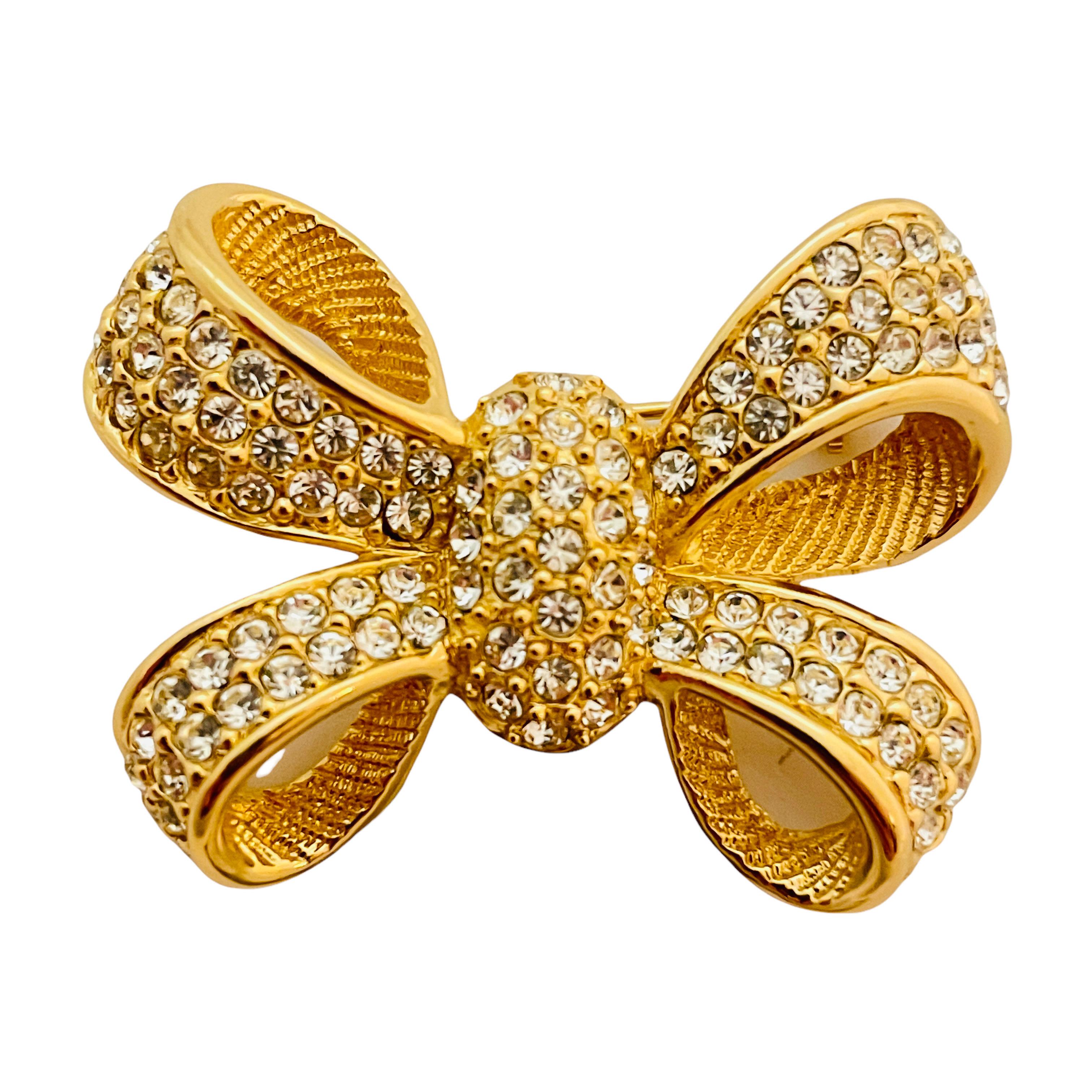 DÉTAILS

• signé CHRISTIAN DIOR

• plaqué or avec cristaux

• Broche vintage de créateur pour défilé de mode

• avec étiquette d'origine

MESURES

•

CONDITION

• excellent état vintage avec des signes d'usure minimes



❤️❤️ BIJOUX DE CRÉATEUR