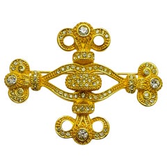 Broche de défilé vintage CHRISTIAN DIOR signée maltaise croix en or et cristaux