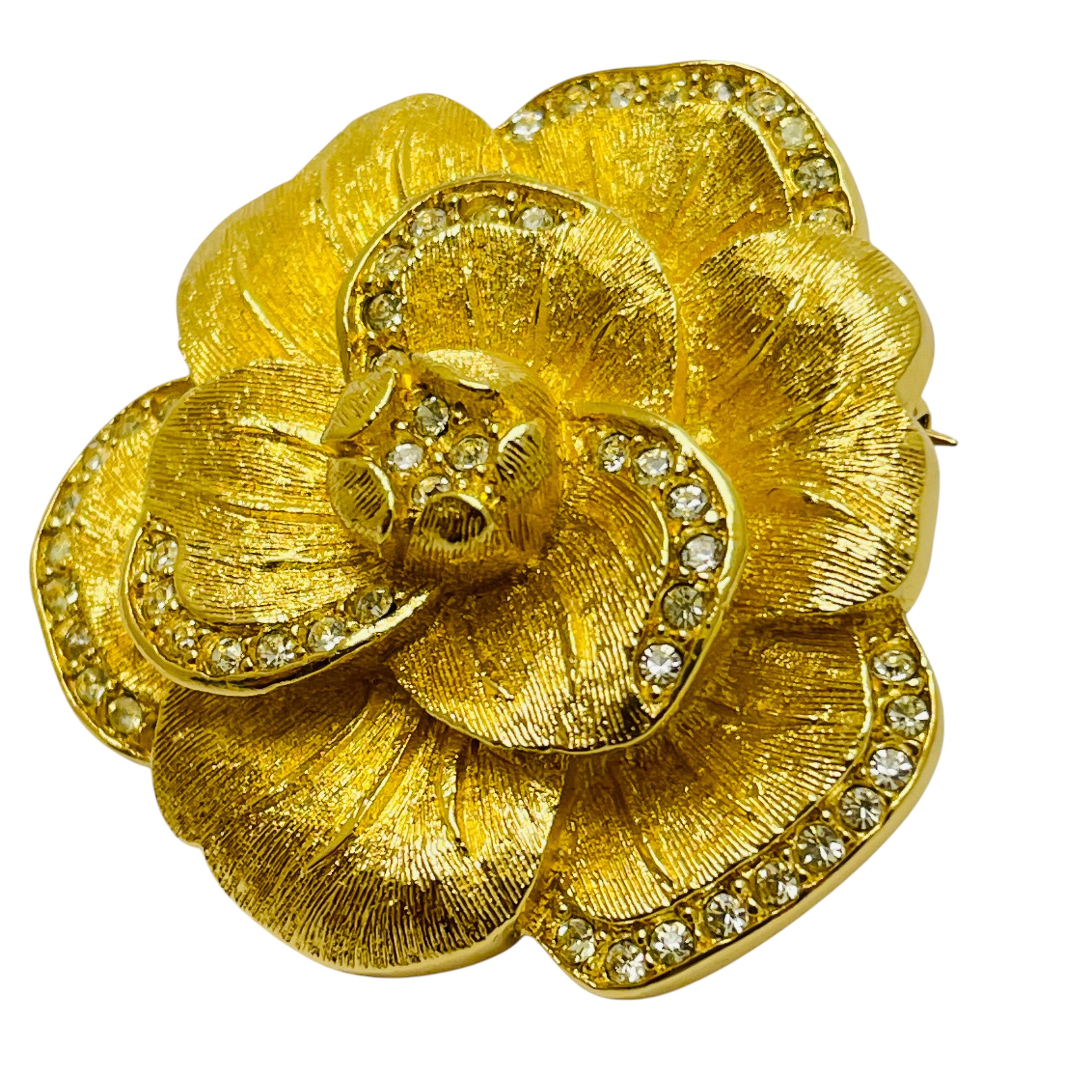 DETAILS

• signed CHRISTIAN DIOR

• gold plated with crystals 

• vintage designer runway brooch

MEASUREMENTS  

• 

CONDITION

•  excellent vintage condition with minimal signs of wear 

 

❤️❤️   VINTAGE DESIGNER JEWELRY   ❤️❤️
