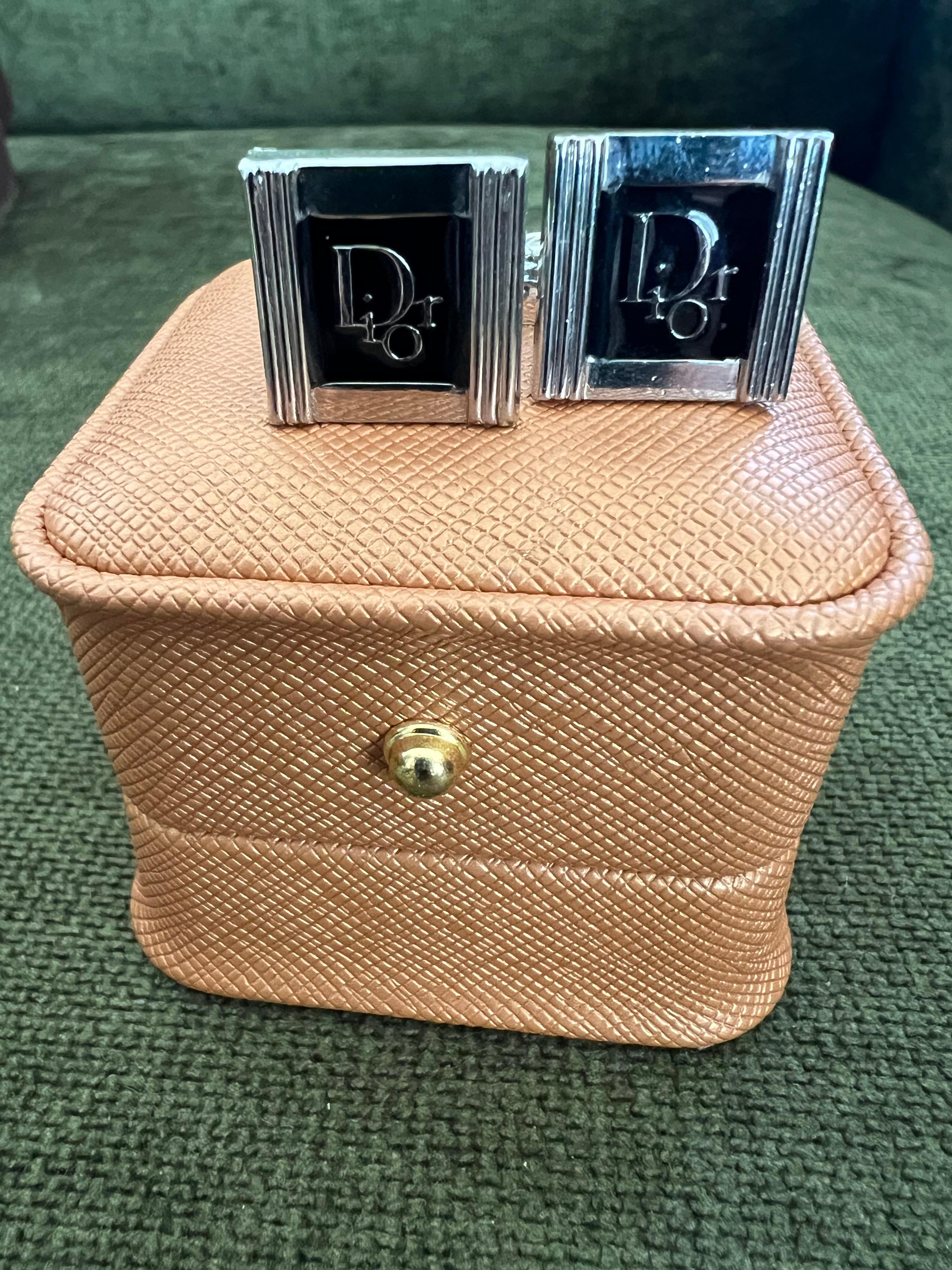 Boutons de manchette vintage Christian Dior Silver Plated Circa 1970 In Bochic Case en vente 5