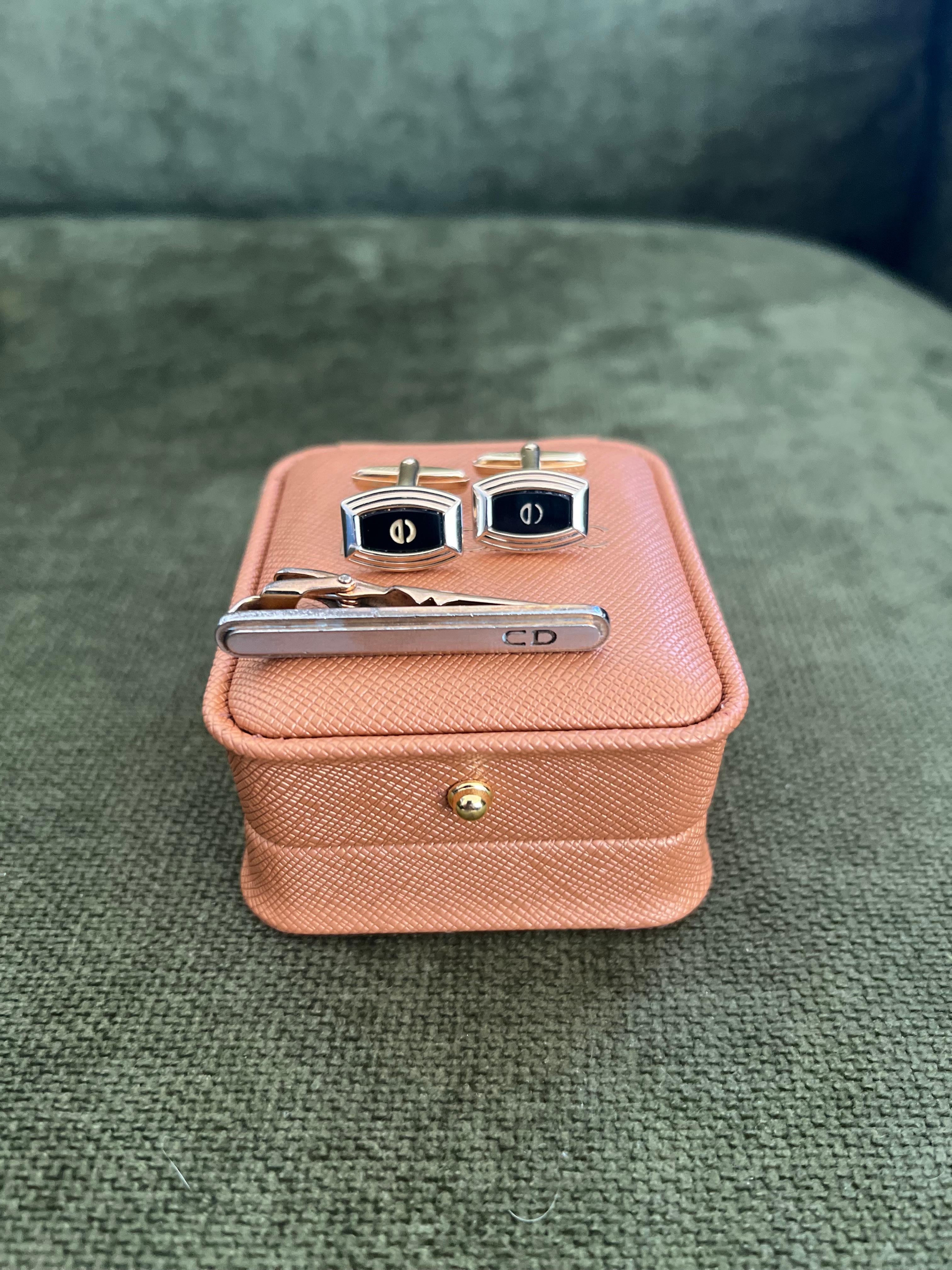 Vintage Christian Dior Silver Plated Logo Cufflinks Circa 1970 In Bochic Case In Excellent Condition For Sale In New York, NY