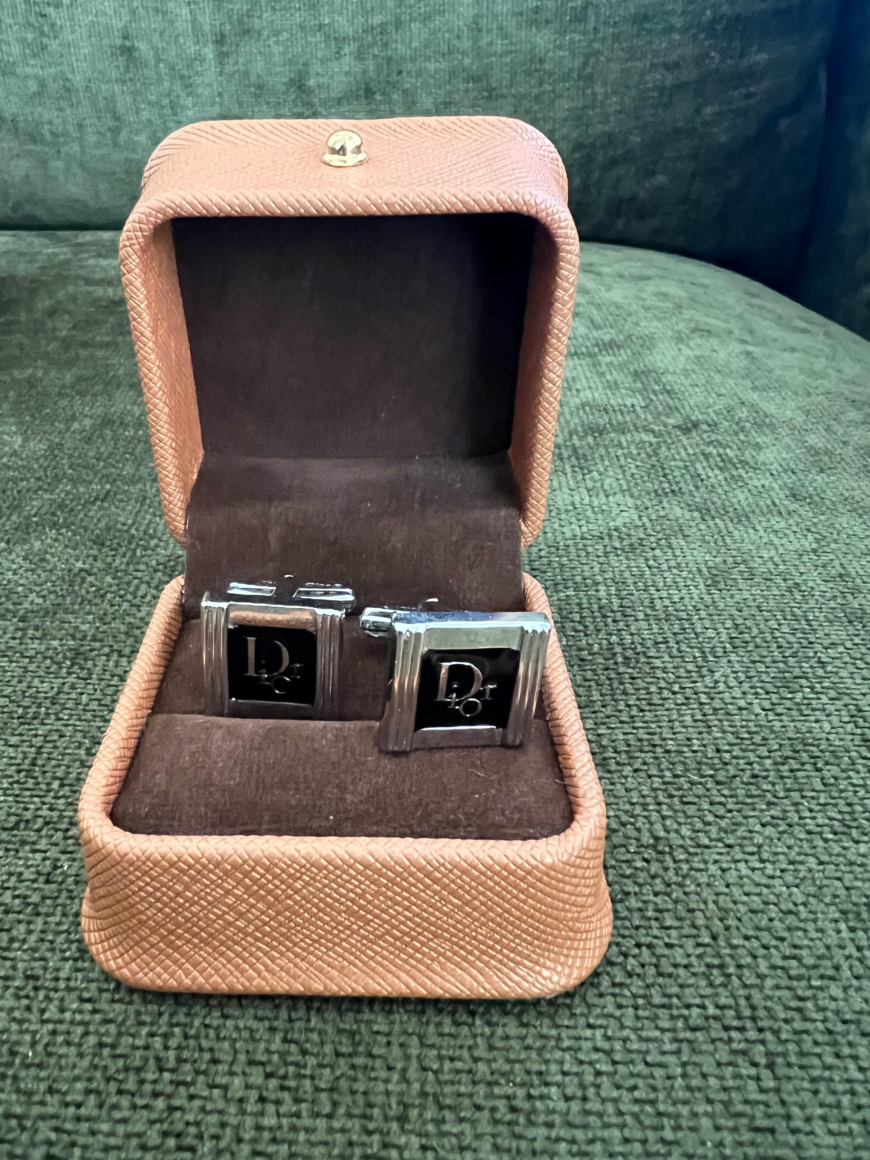 Boutons de manchette vintage Christian Dior Silver Plated Circa 1970 In Bochic Case en vente 2