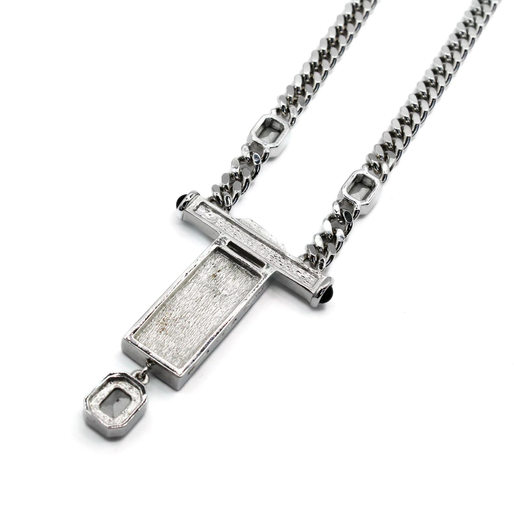 Vintage Christian Dior Silver Plated Necklace 1980s

A Vintage Christian Dior Silver Plated Necklace from the 1980s - a rare and unworn piece from one of the world's most iconic fashion labels. Crafted in Germany from high-quality silver plated