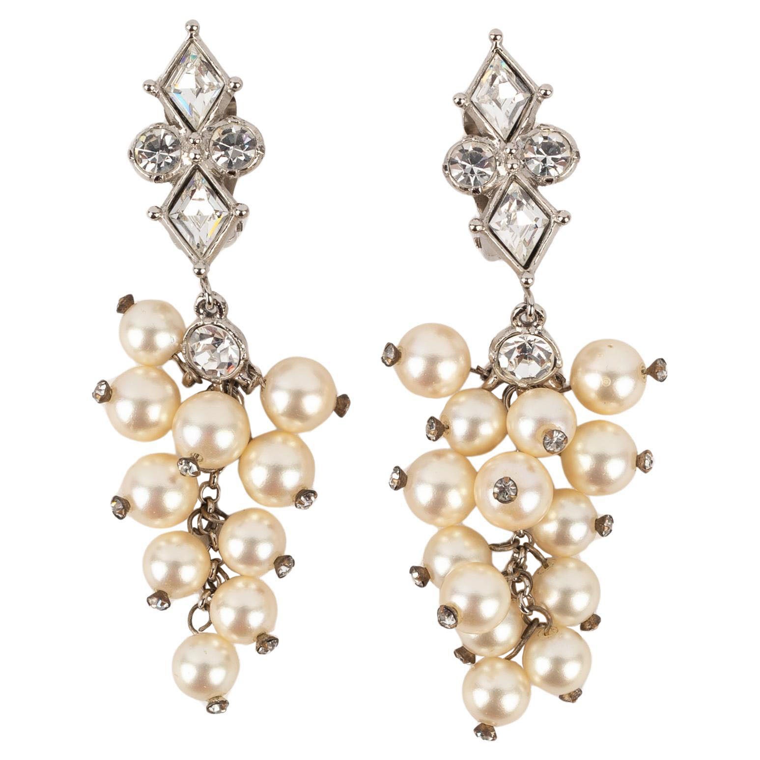 Vintage Christian Dior Silvery Metal Drop Earrings with Rhinestones im Angebot