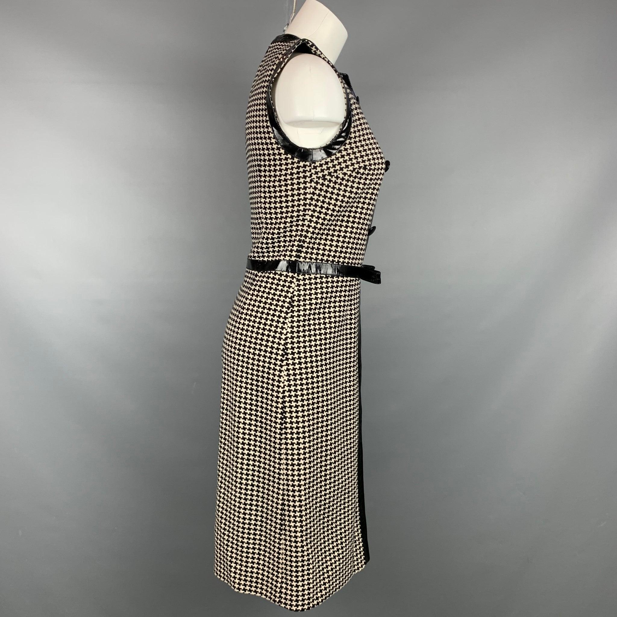 Vintage CHRISTIAN DIOR Size 4 Black Houndstooth Wool/Polyester Cocktail Dress In Good Condition For Sale In San Francisco, CA
