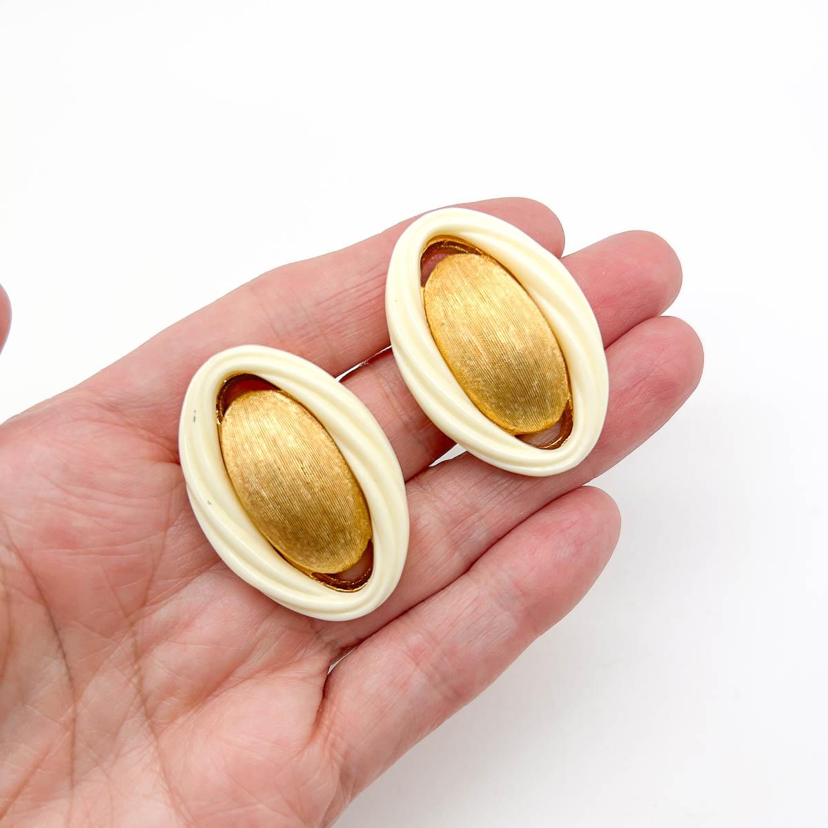 Vintage Christian Dior Textured Twist Earrings 1980s In Good Condition For Sale In Wilmslow, GB