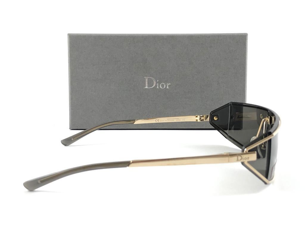 Women's or Men's Vintage Christian Dior Troika Wrap Sunglasses Fall 2000 Y2K For Sale