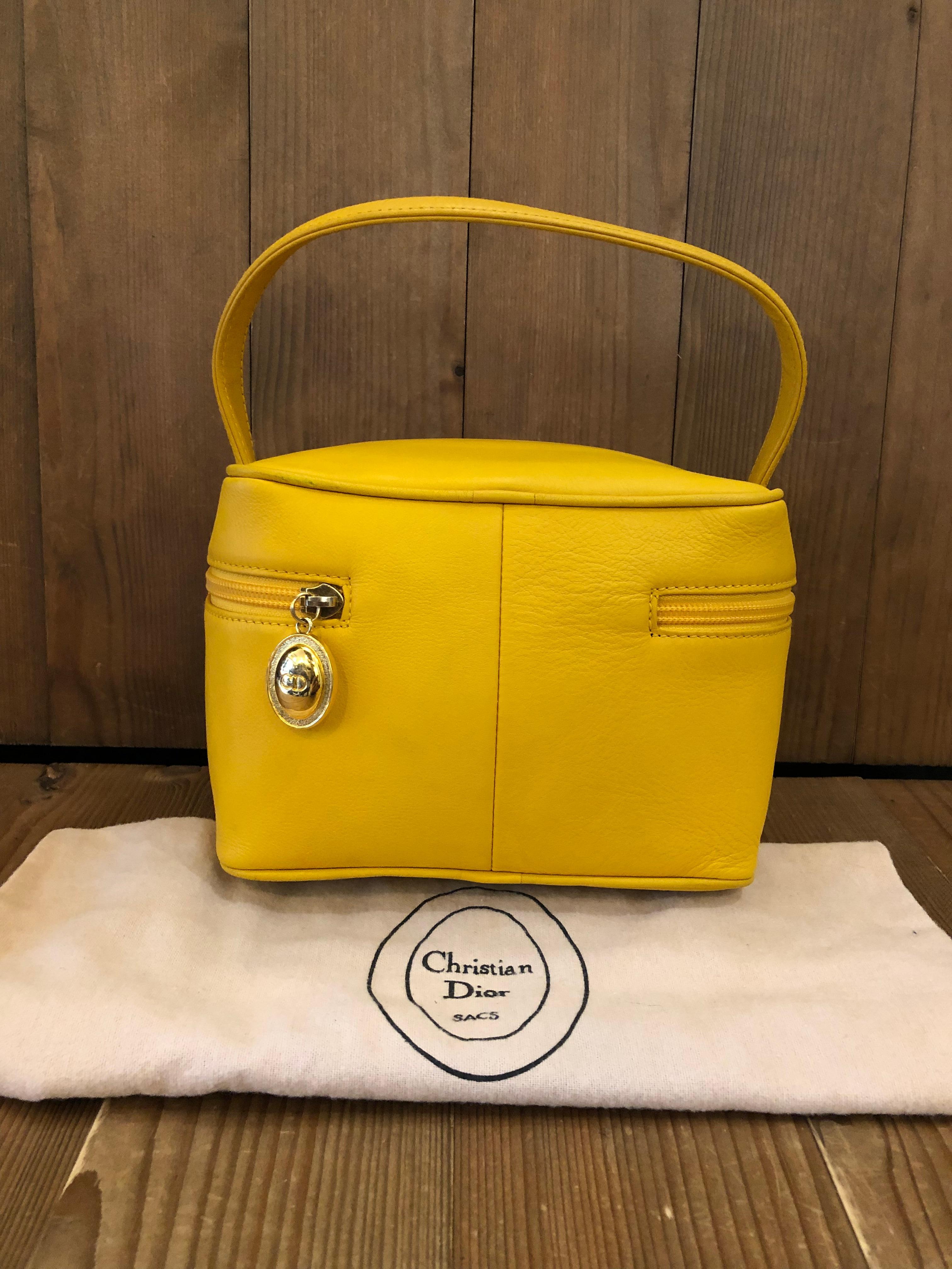 Vintage CHRISTIAN DIOR Yellow Leather Vanity Case Handbag In Good Condition For Sale In Bangkok, TH
